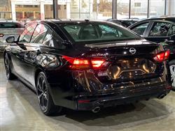 نيسان ألتيما